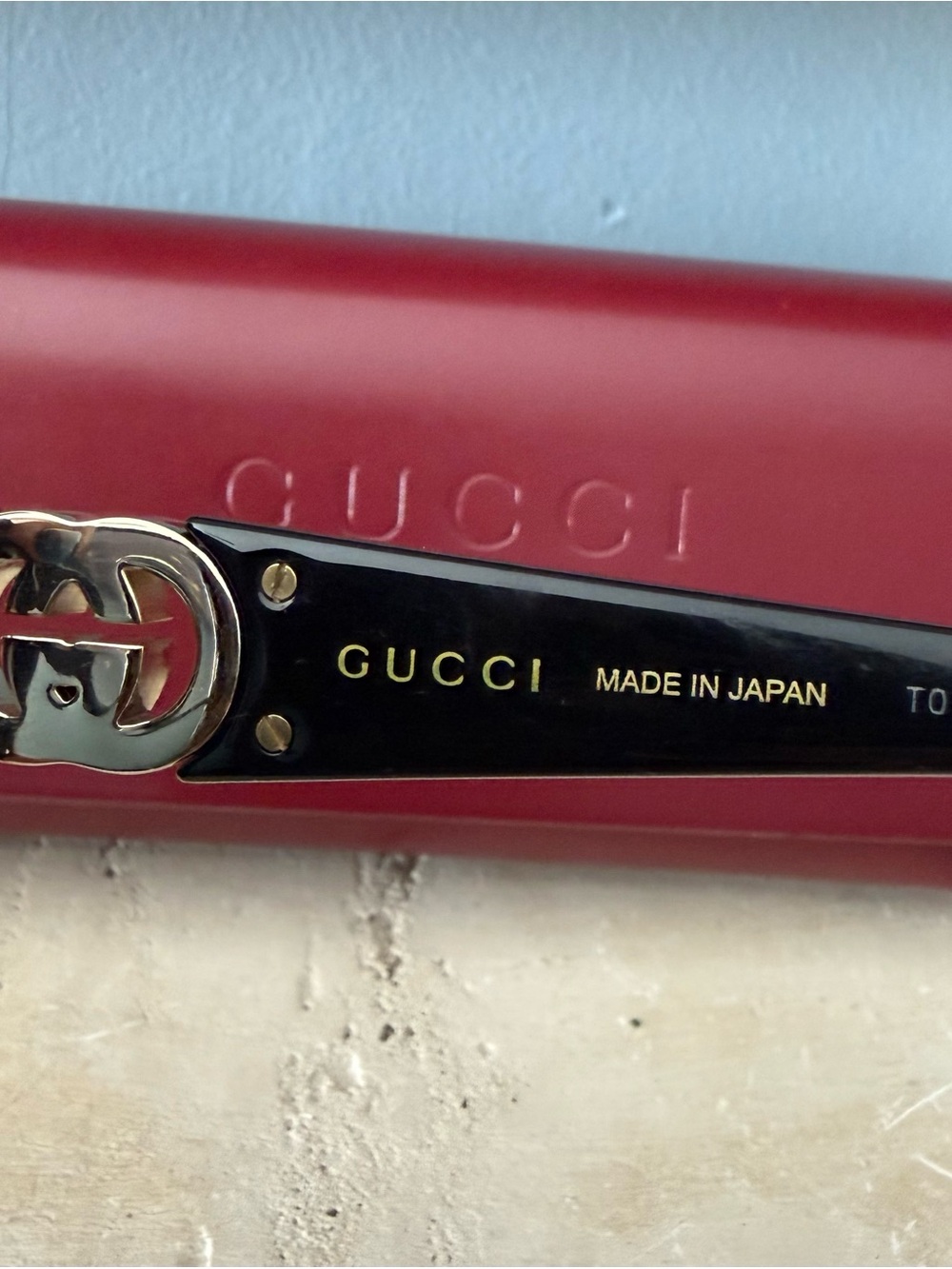Gucci Women's Oversized Square Sunglasses in Black with Gray Gradient Lenses - Picture 5 of 7